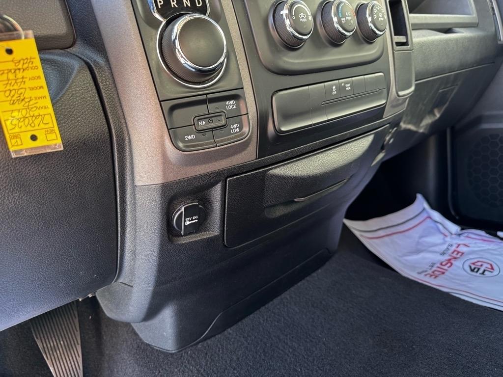 RAM 1500 Tradesman Quad Cab 4WD 2017