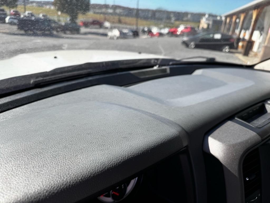 RAM 1500 Tradesman Quad Cab 4WD 2017