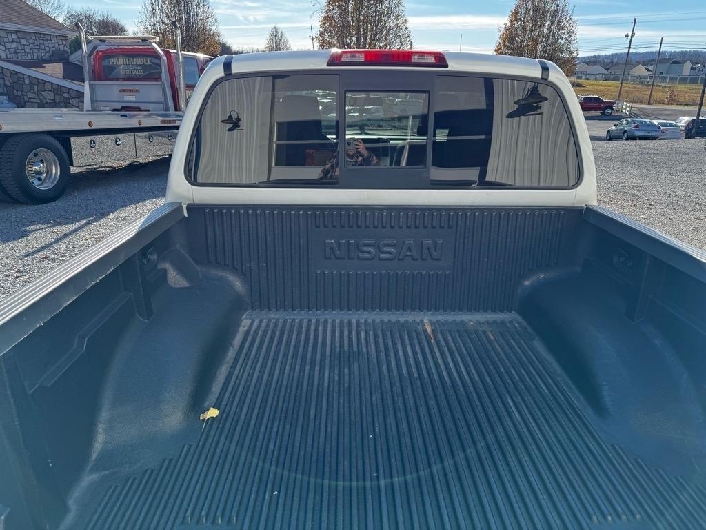 Nissan Frontier PRO-4X Crew Cab 5AT 4WD 2016