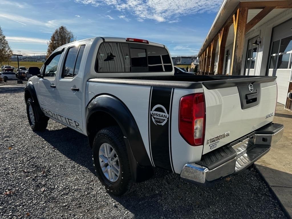 Nissan Frontier PRO-4X Crew Cab 5AT 4WD 2016