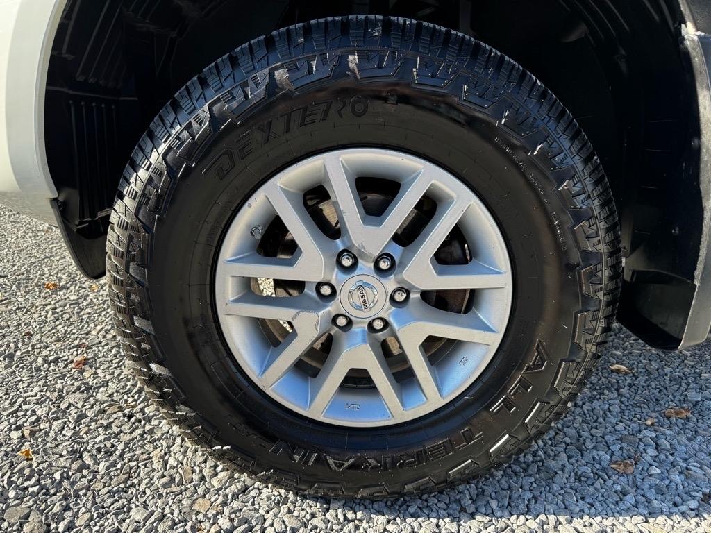 Nissan Frontier PRO-4X Crew Cab 5AT 4WD 2016