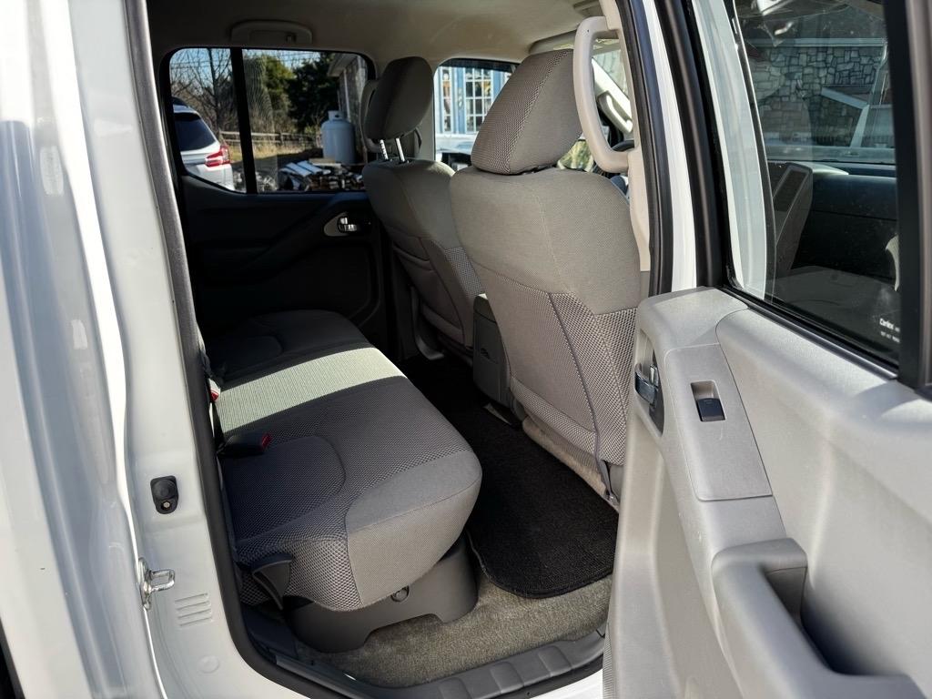 Nissan Frontier PRO-4X Crew Cab 5AT 4WD 2016