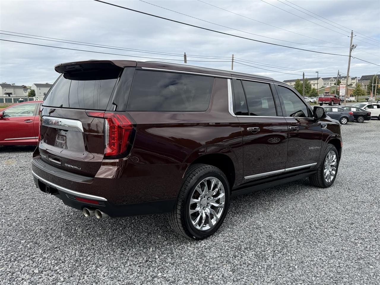 GMC Yukon XL Denali 4WD 2022