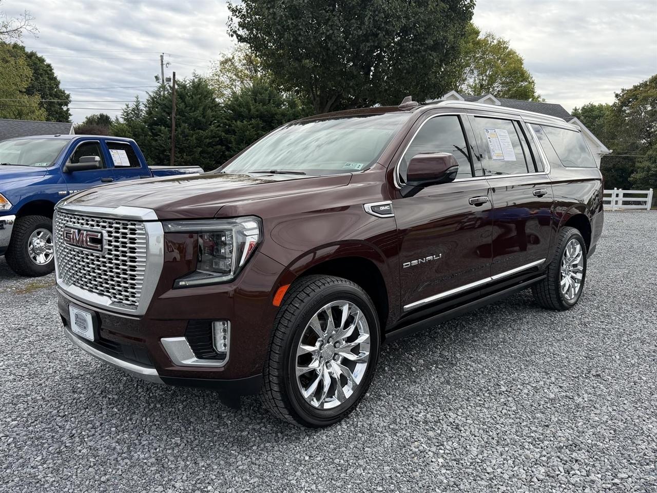GMC Yukon XL Denali 4WD 2022