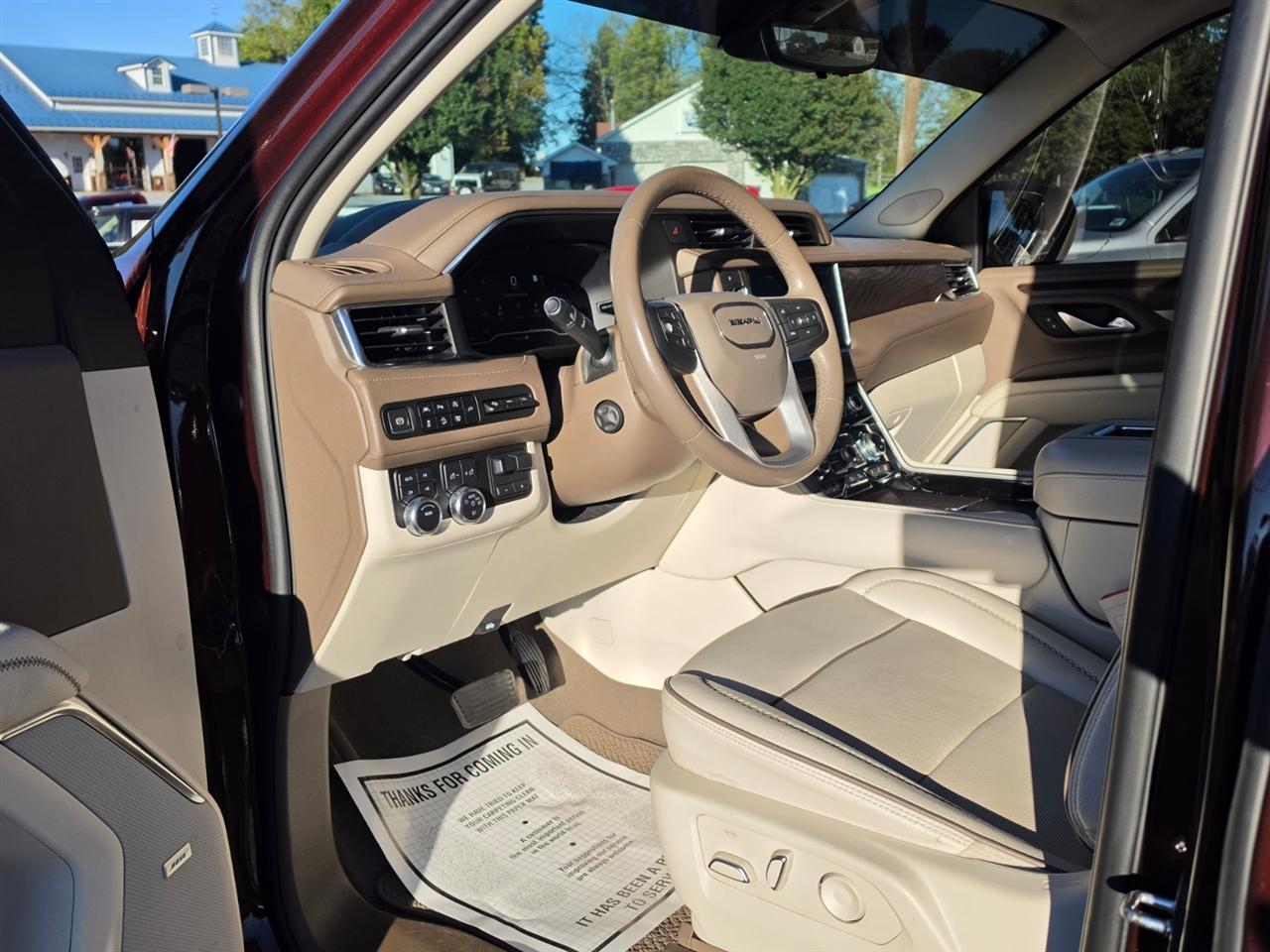GMC Yukon XL Denali 4WD 2022