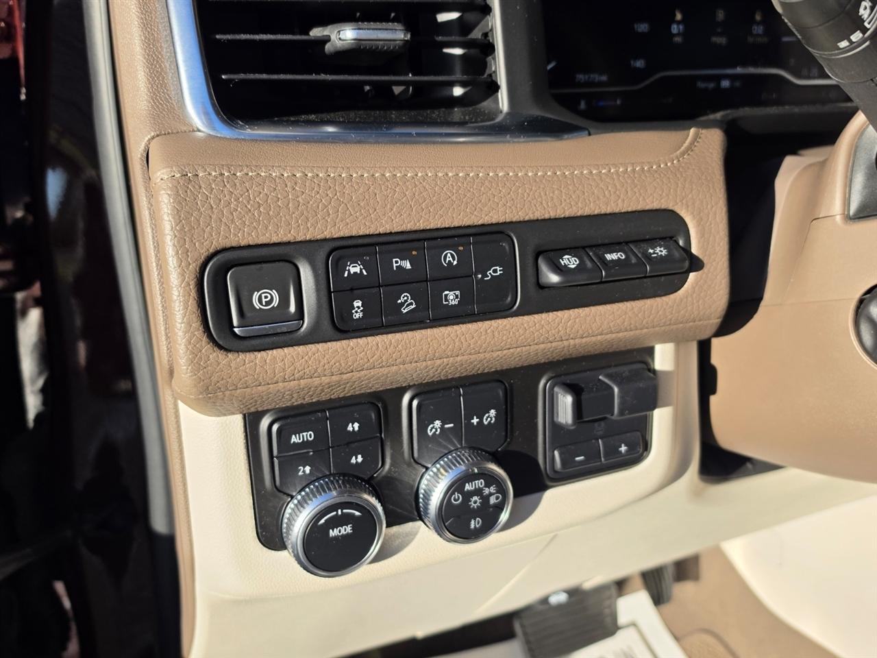 GMC Yukon XL Denali 4WD 2022