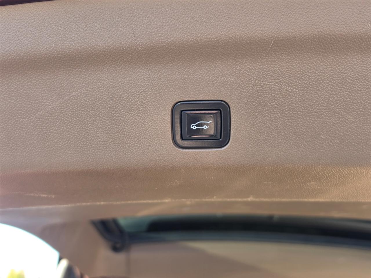 GMC Yukon XL Denali 4WD 2022