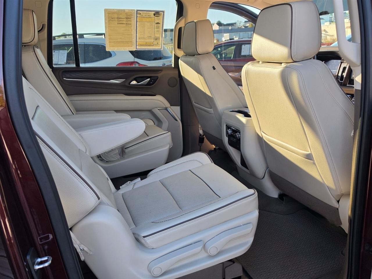 GMC Yukon XL Denali 4WD 2022