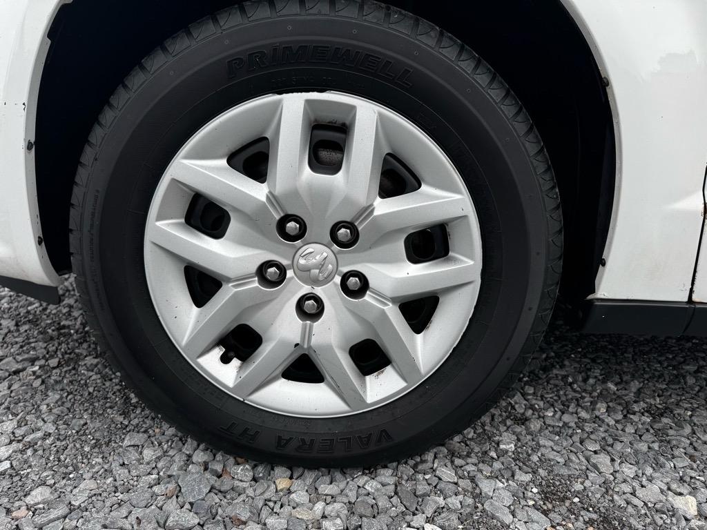 RAM Cargo Van Base 2015