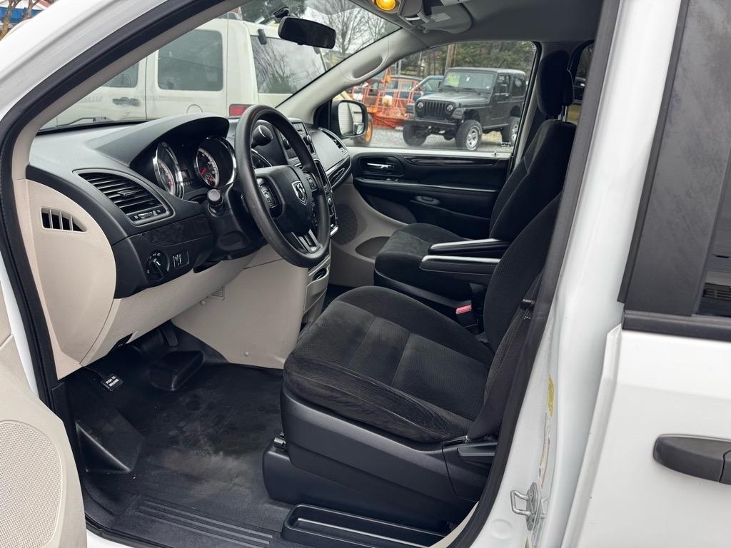 RAM Cargo Van Base 2015
