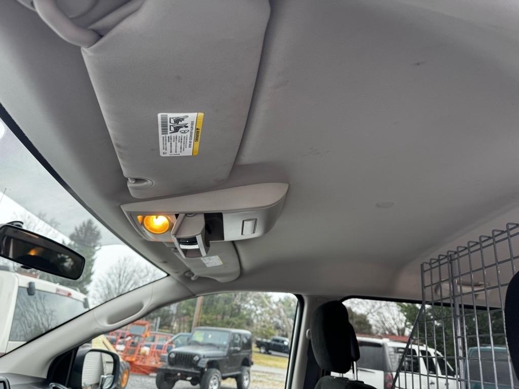 RAM Cargo Van Base 2015