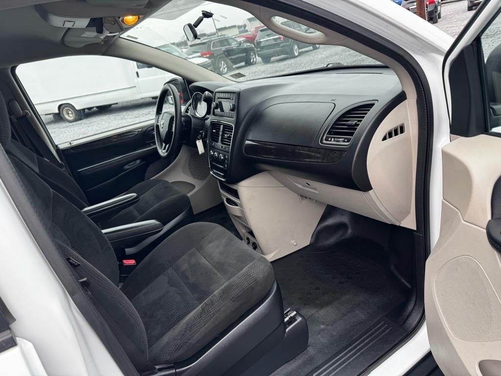 RAM Cargo Van Base 2015