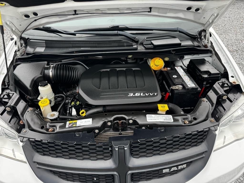 RAM Cargo Van Base 2015