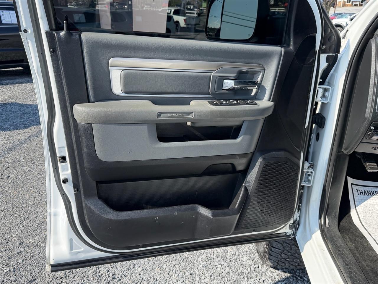 RAM 2500 SLT Crew Cab LWB 4WD 2016