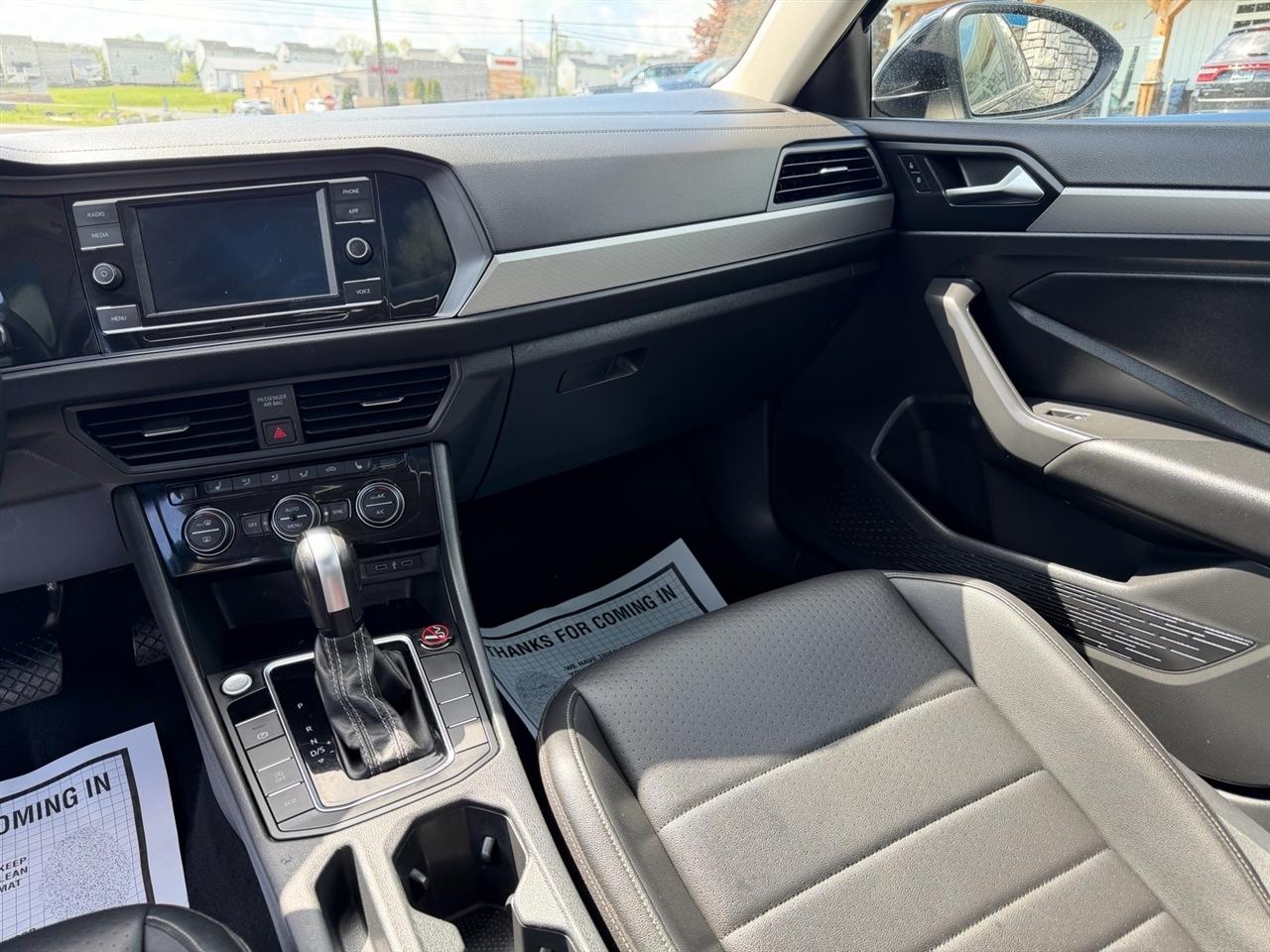 Volkswagen Jetta 1.4T S 8A 2021