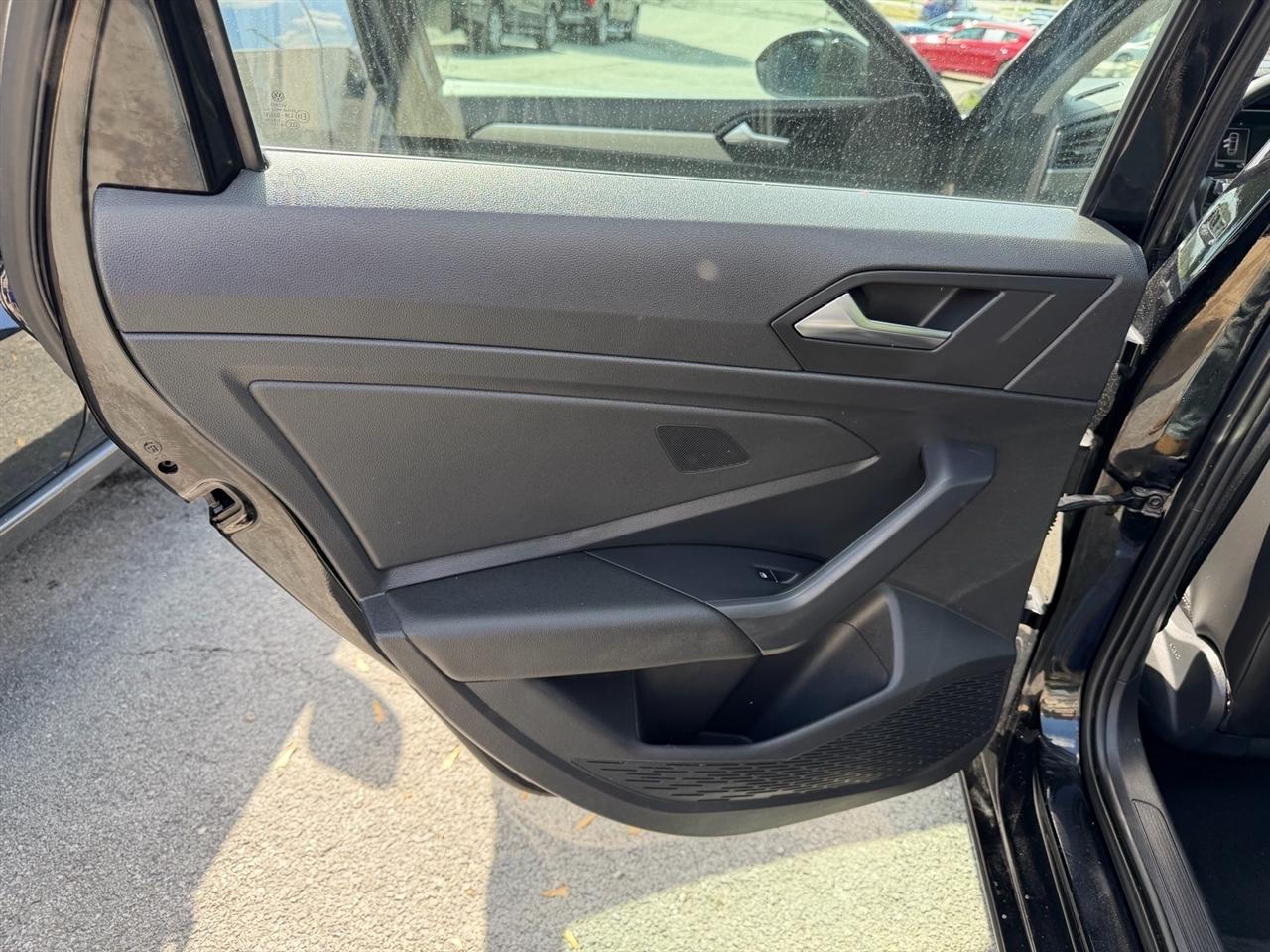 Volkswagen Jetta 1.4T S 8A 2021