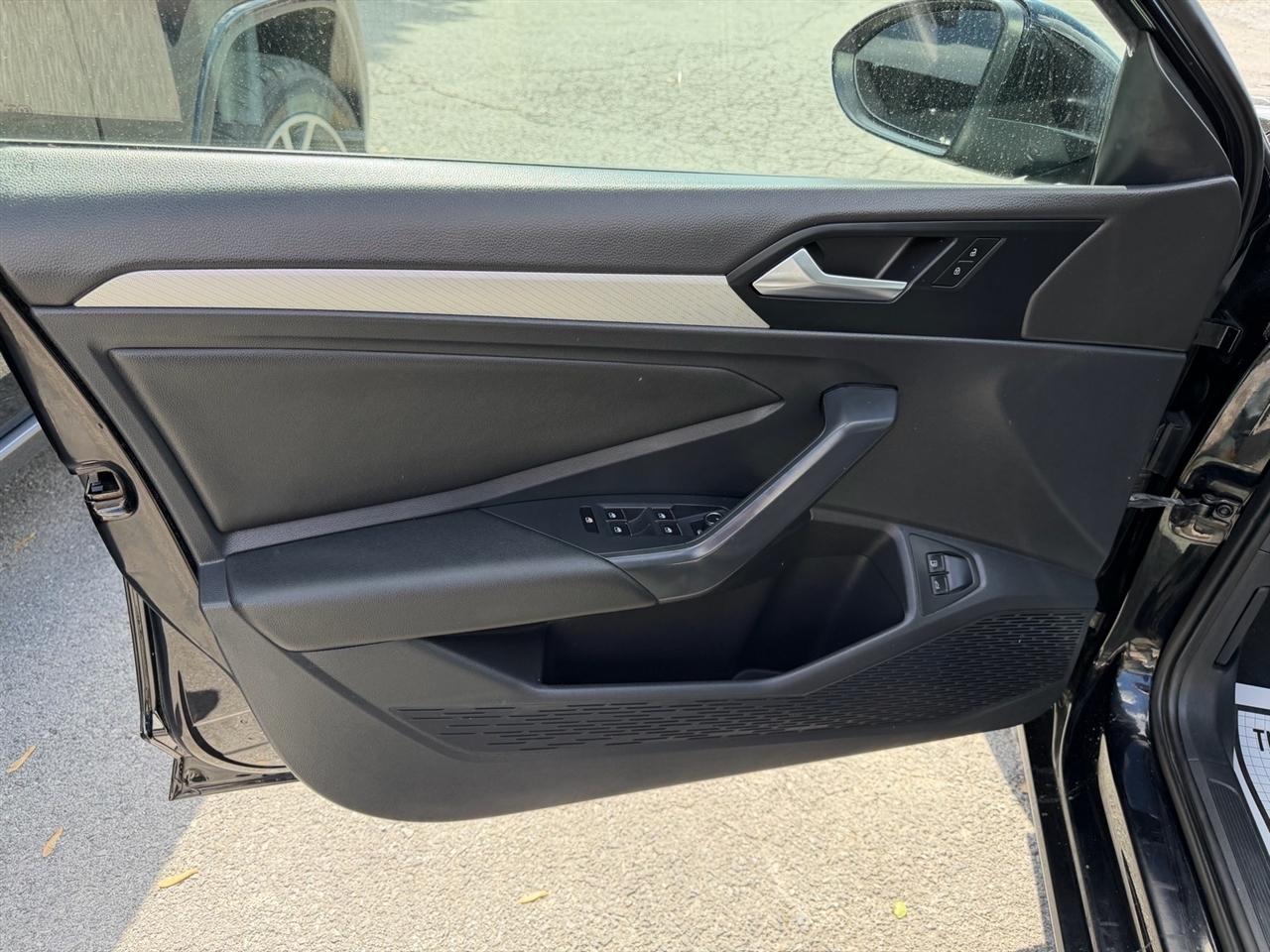 Volkswagen Jetta 1.4T S 8A 2021