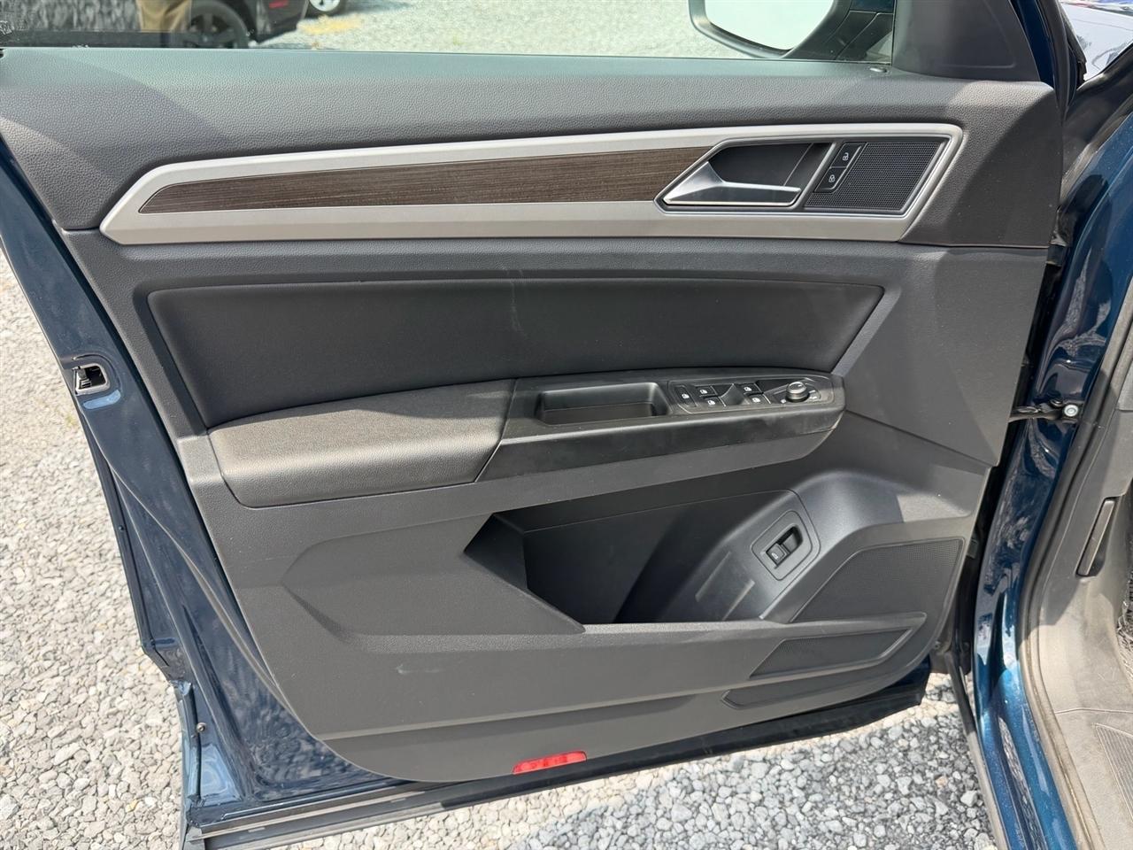 Volkswagen Atlas V6 SE w/Technology R-Line 4MOTION 2019