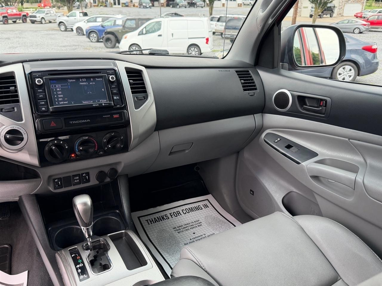 Toyota Tacoma Double Cab V6 6MT 4WD 2015