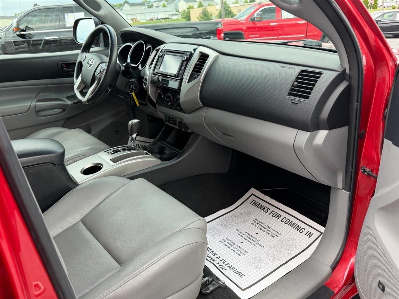Toyota Tacoma Double Cab V6 6MT 4WD 2015