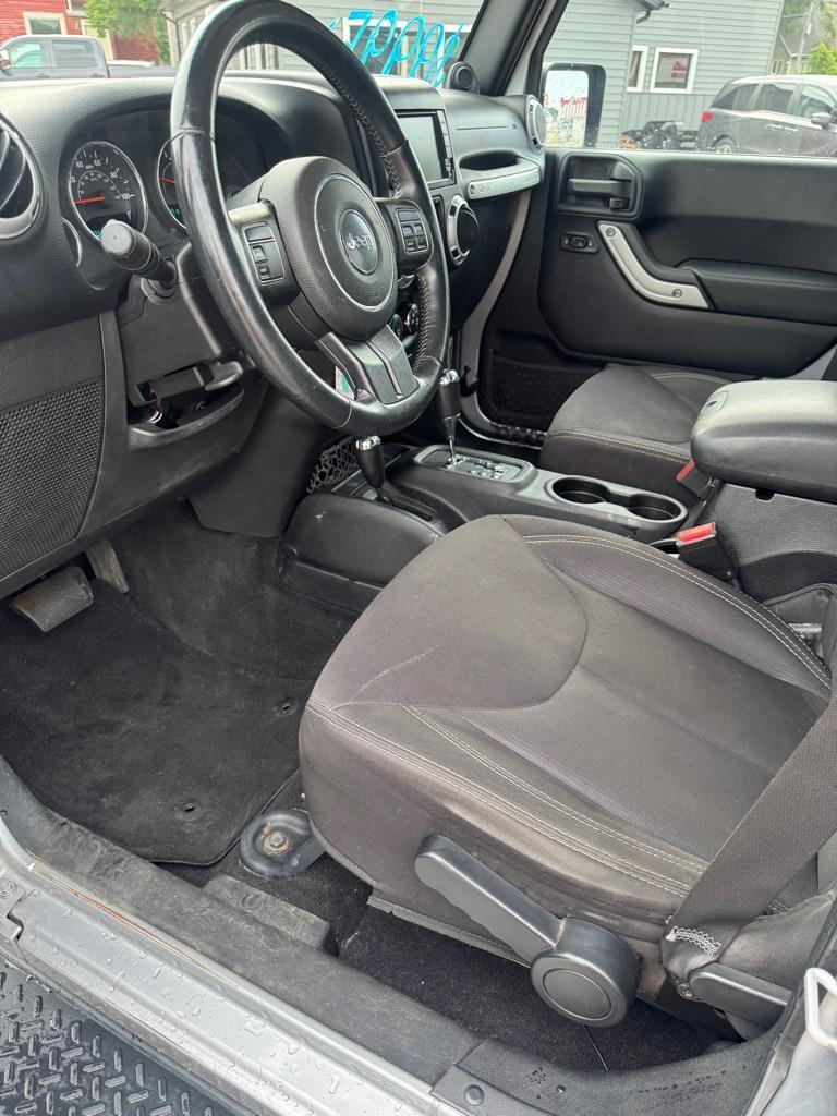 Jeep Wrangler Unlimited Sahara 4WD 2014