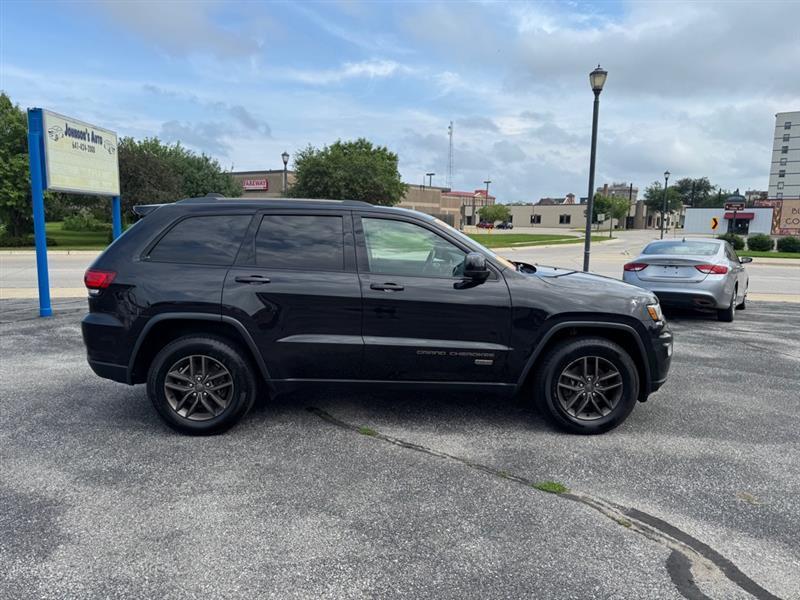 Jeep Grand Cherokee Laredo 4WD 2016