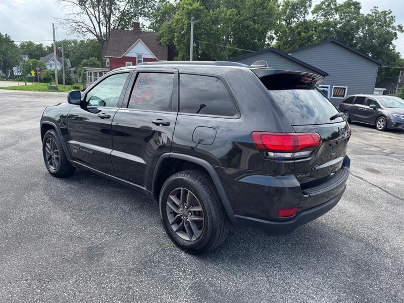 Jeep Grand Cherokee Laredo 4WD 2016