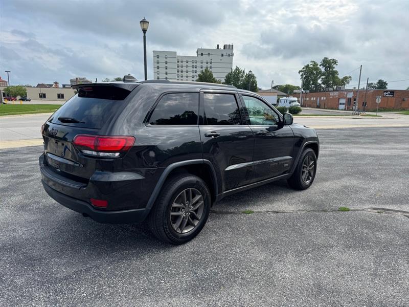Jeep Grand Cherokee Laredo 4WD 2016