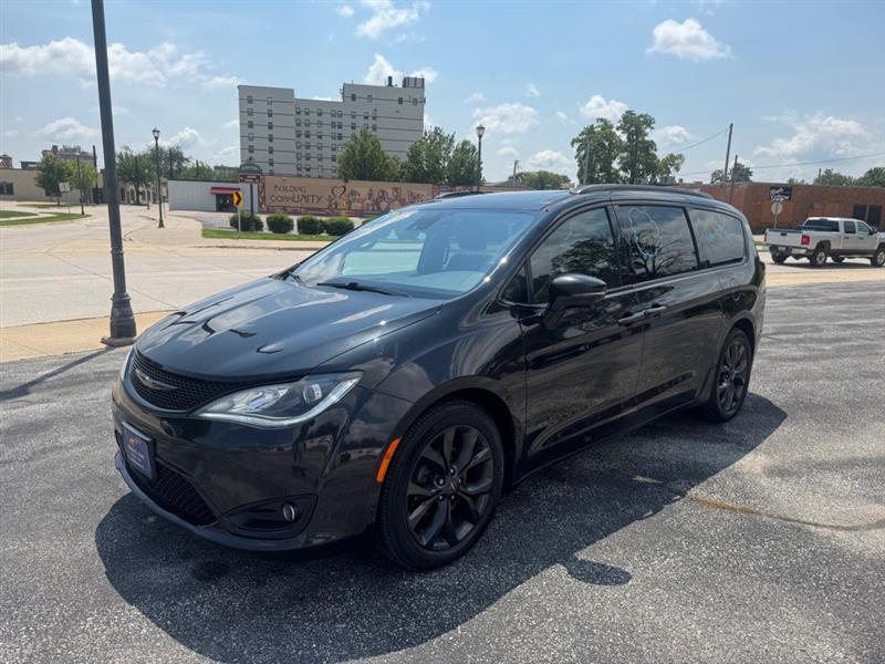 Chrysler Pacifica Limited 2019