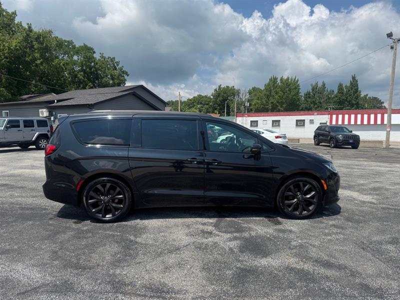 Chrysler Pacifica Limited 2019