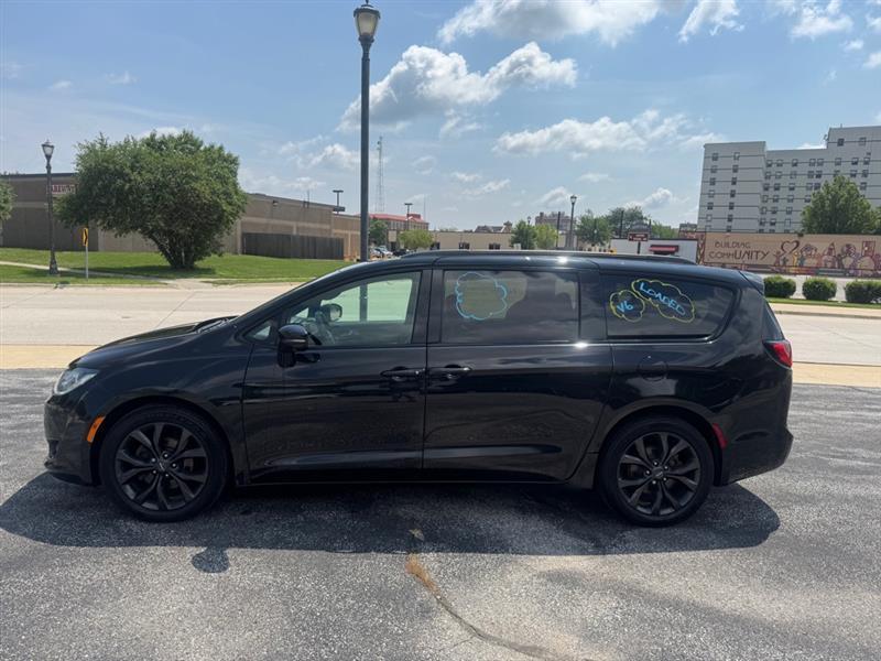 Chrysler Pacifica Limited 2019