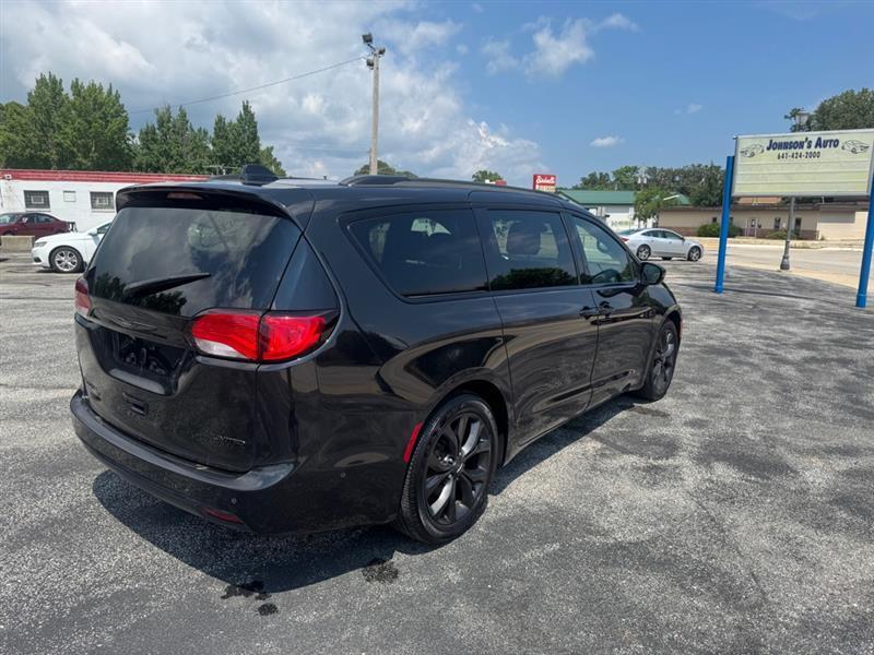 Chrysler Pacifica Limited 2019