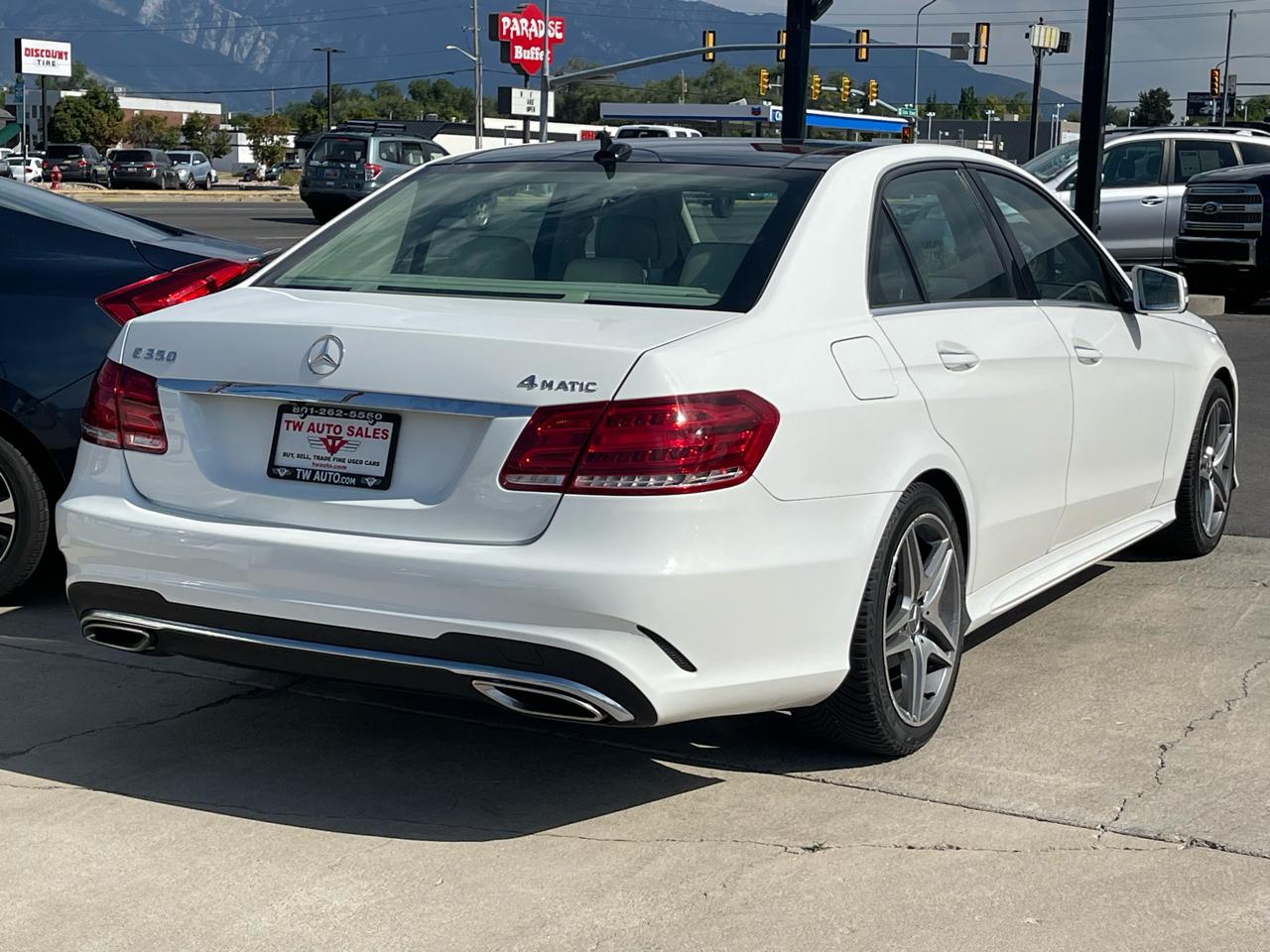 Mercedes-Benz E-Class photo 6