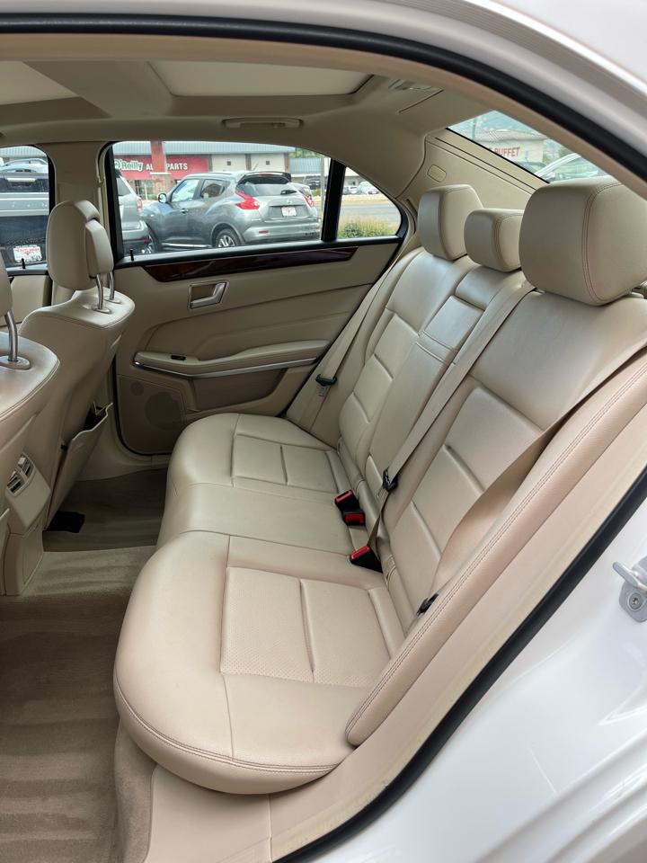 Mercedes-Benz E-Class photo 16