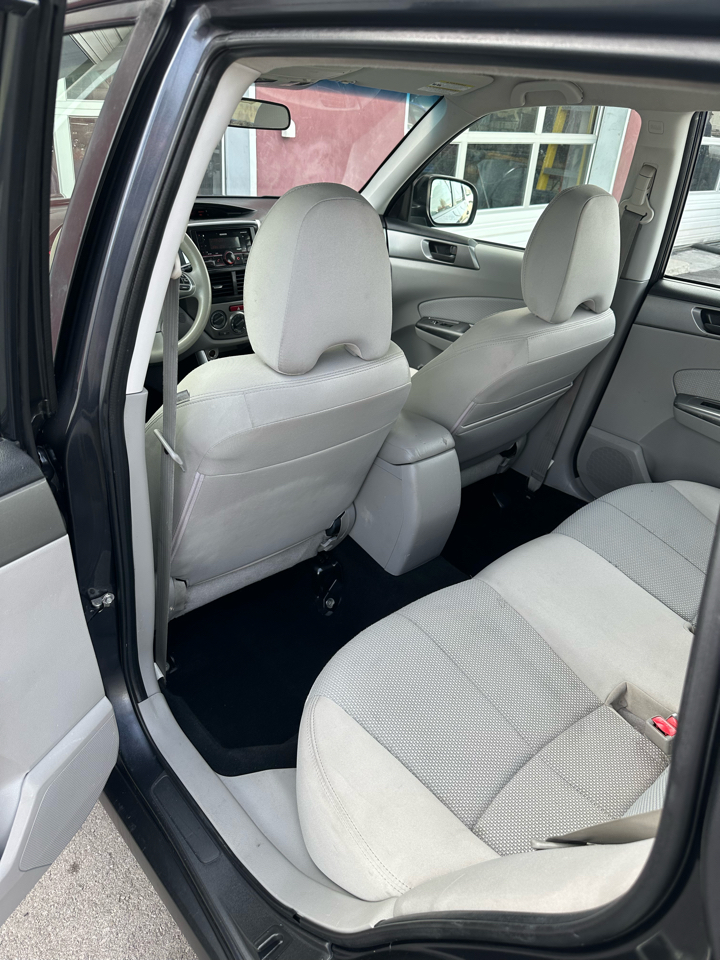 Subaru Forester 2.5X 2012