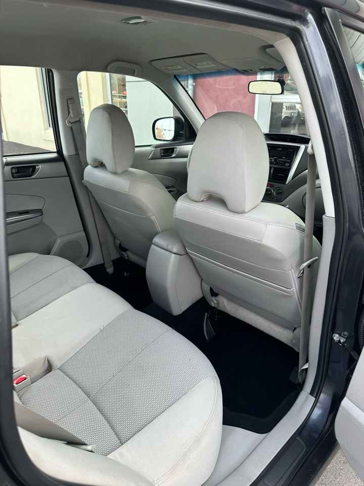 Subaru Forester 2.5X 2012