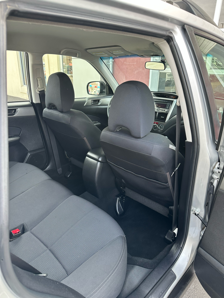 Subaru Forester 2.5X Touring 2011