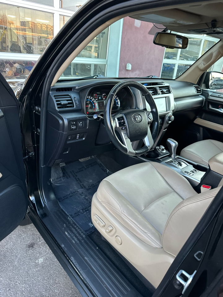 Toyota 4Runner SR5 4WD 2014