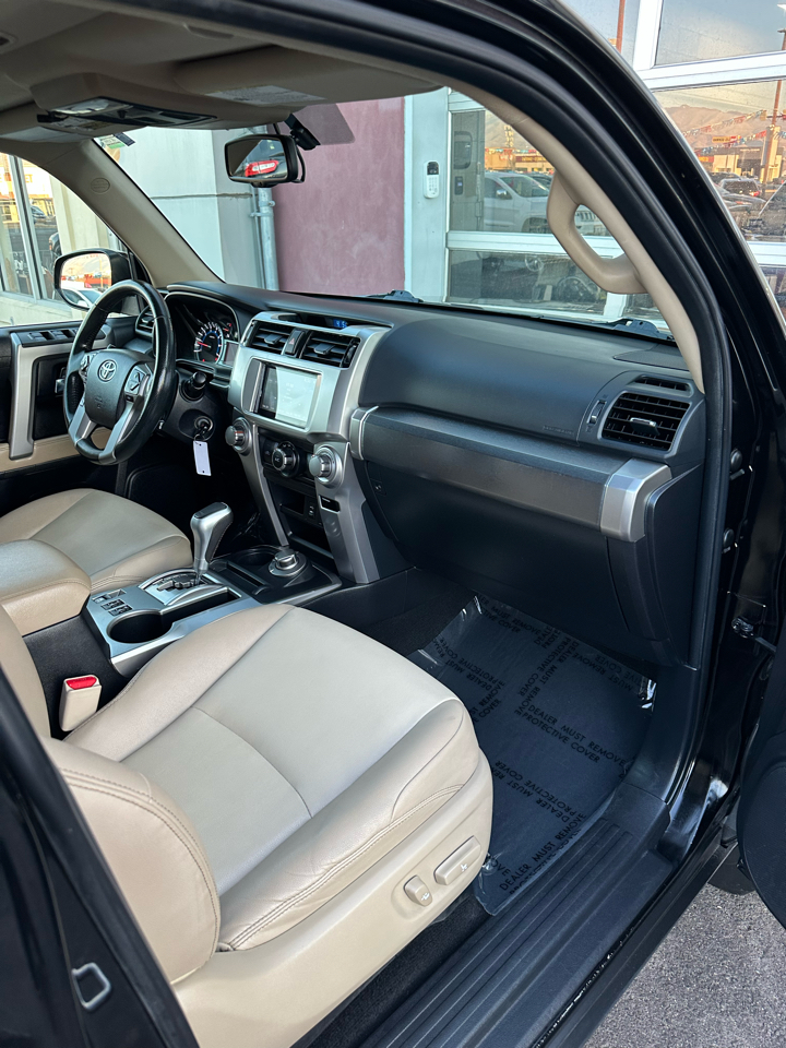 Toyota 4Runner SR5 4WD 2014