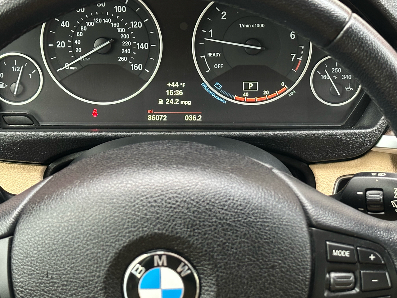 BMW 3-Series 320i Sedan 2014