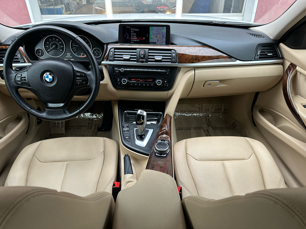 BMW 3-Series 320i Sedan 2014