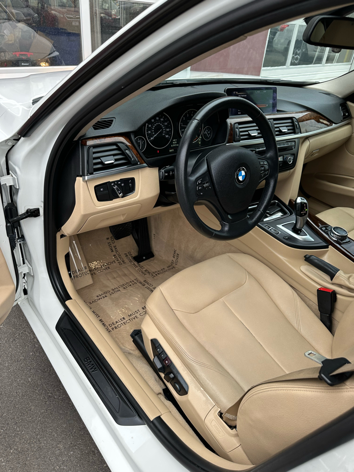 BMW 3-Series 320i Sedan 2014