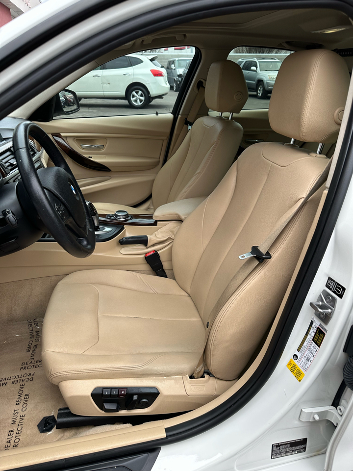 BMW 3-Series 320i Sedan 2014