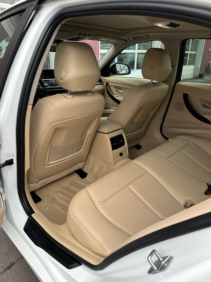 BMW 3-Series 320i Sedan 2014