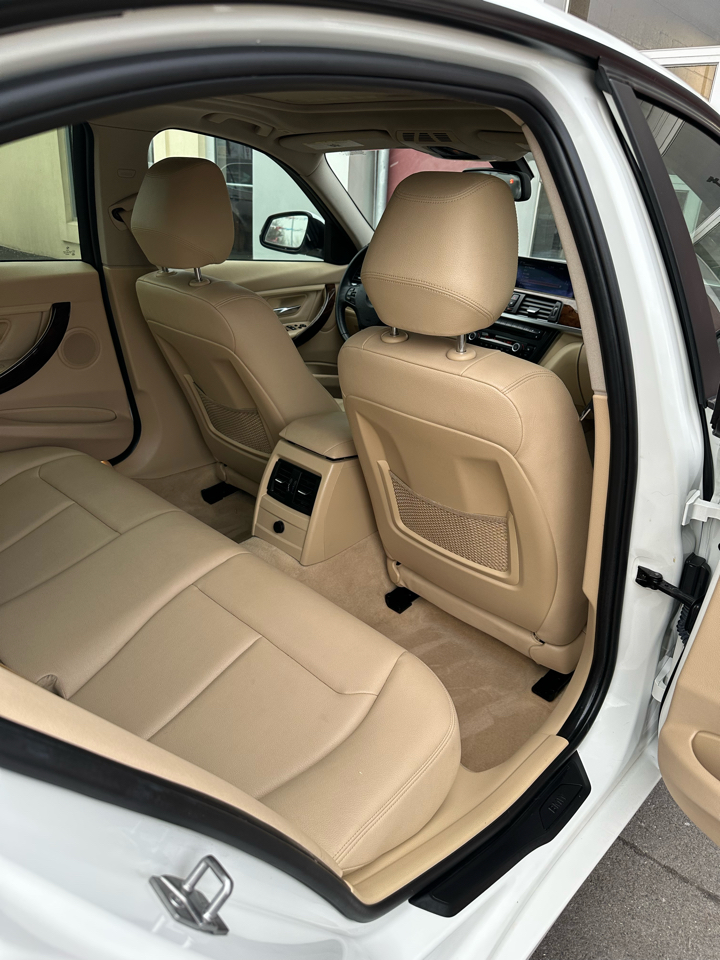 BMW 3-Series 320i Sedan 2014