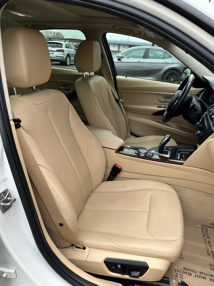 BMW 3-Series 320i Sedan 2014