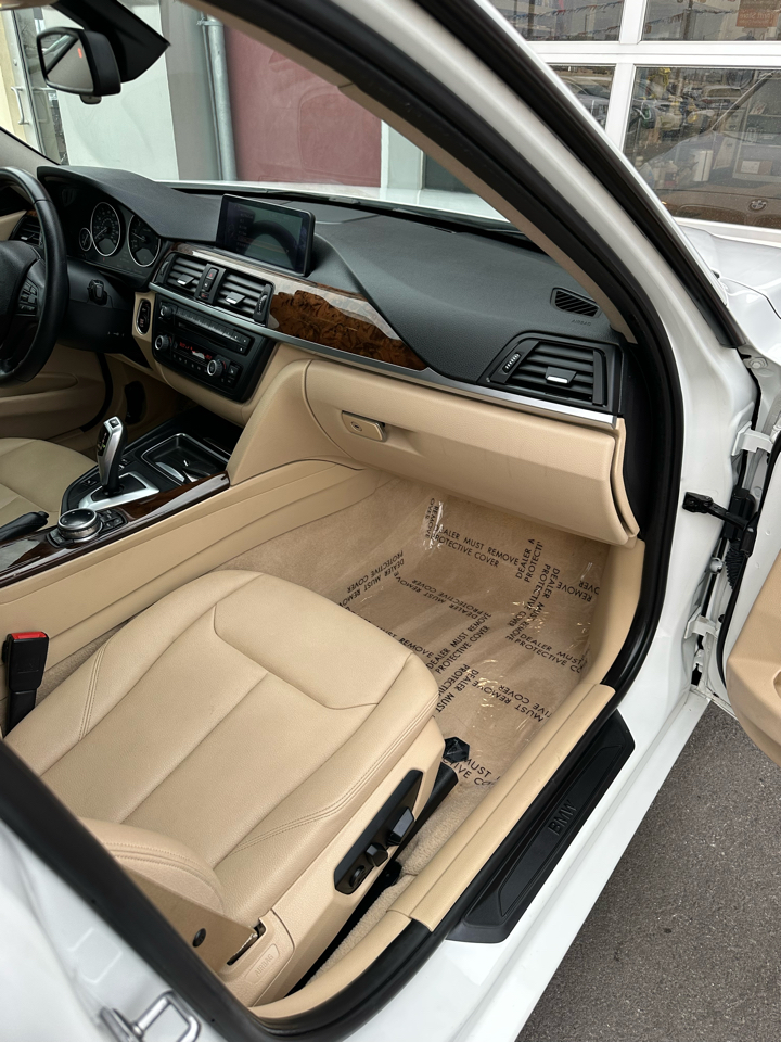 BMW 3-Series 320i Sedan 2014