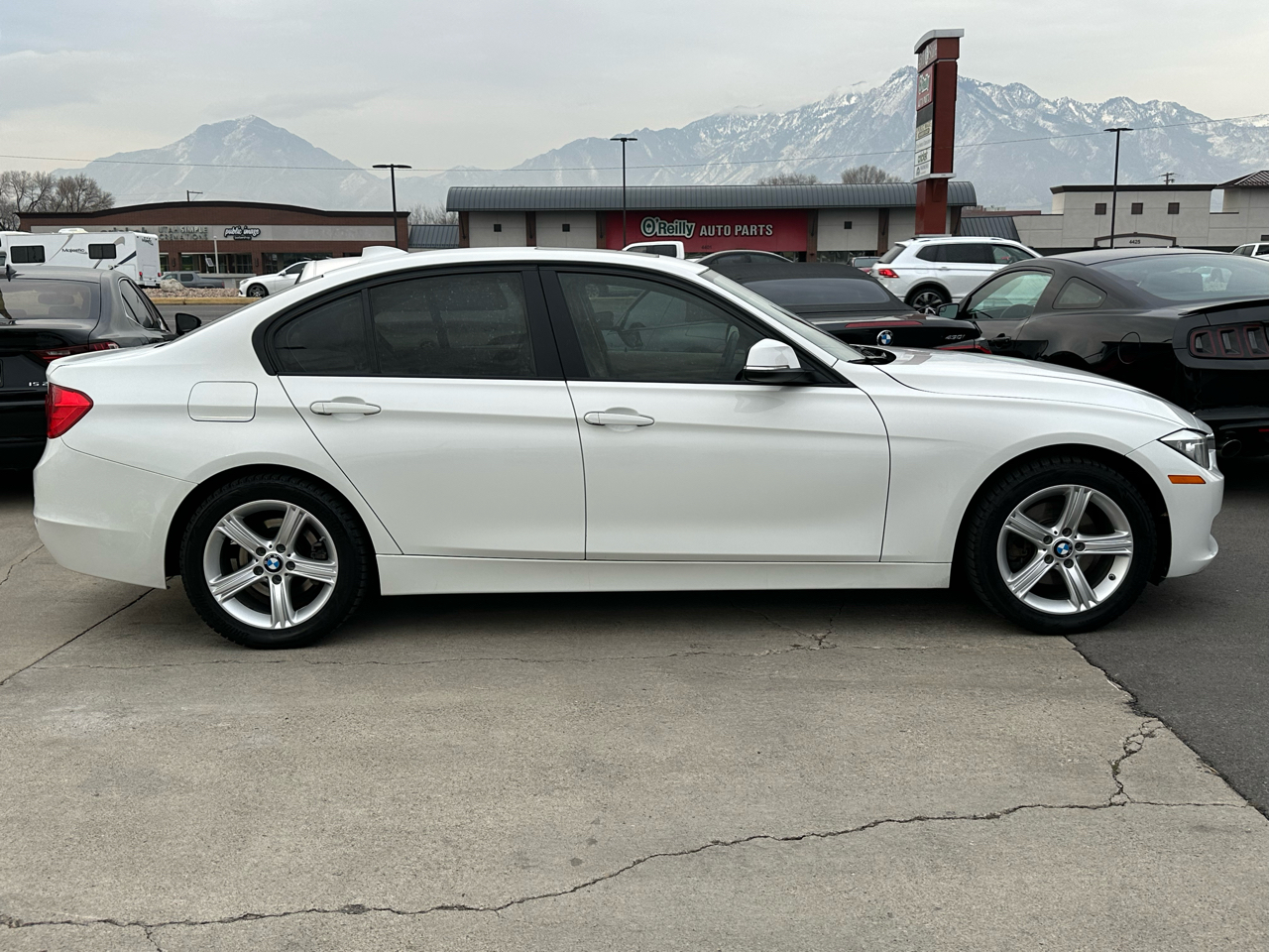 BMW 3-Series 320i Sedan 2014