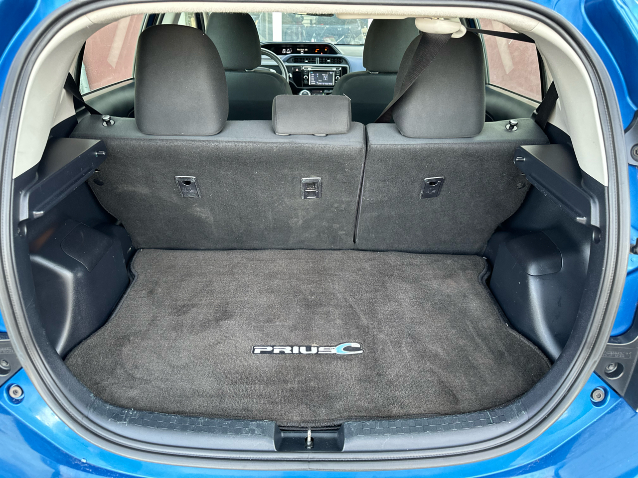 Toyota Prius c Four 2016