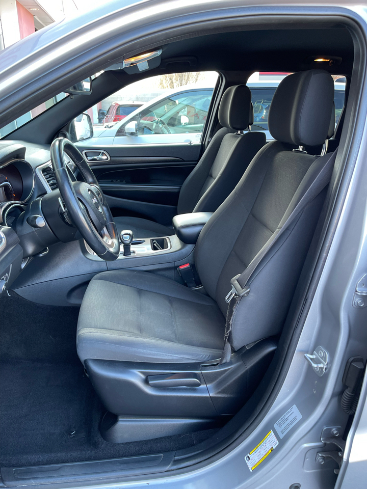 Jeep Grand Cherokee Laredo 4WD 2015